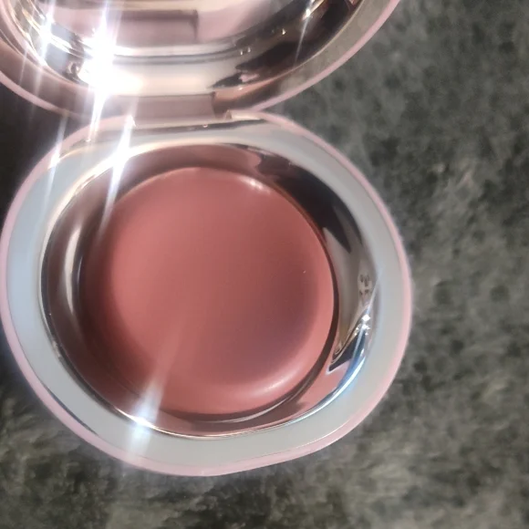 Rare Beauty Soft Pink Compact - Picture 2 of 3